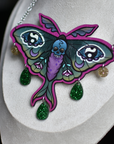 Moth kaulakoru