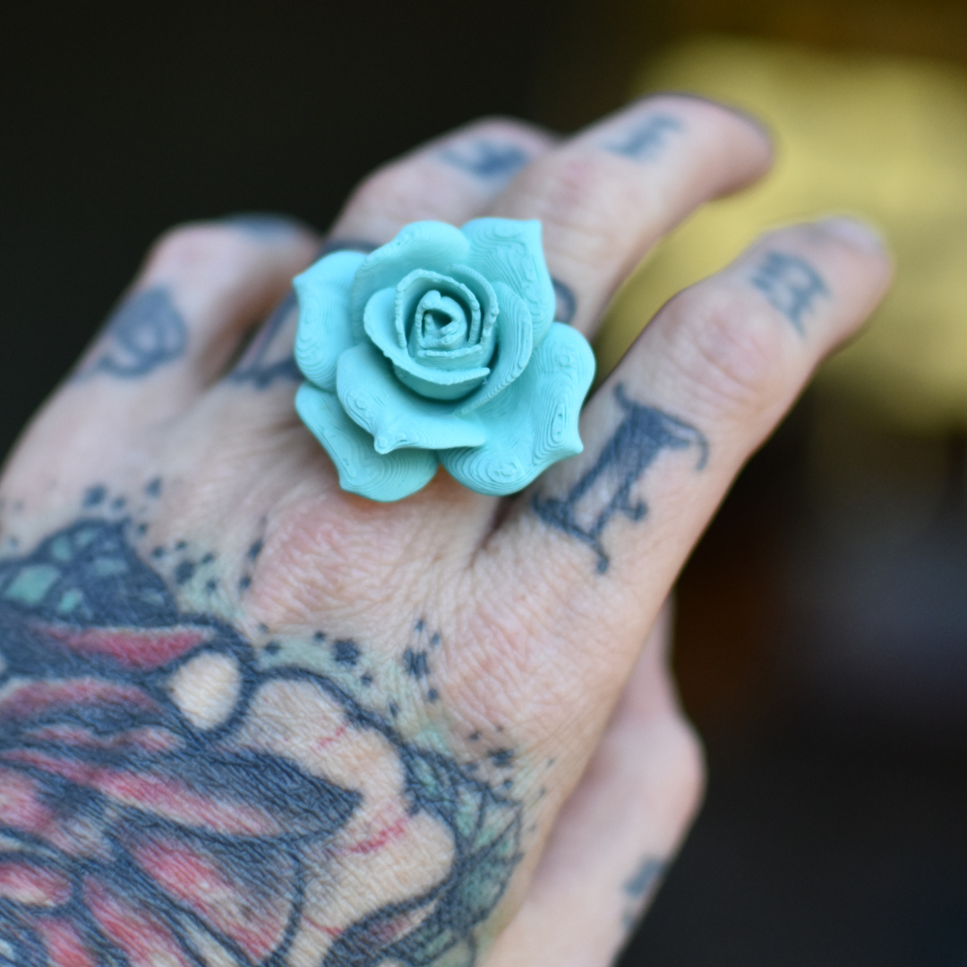 Rose-sormus