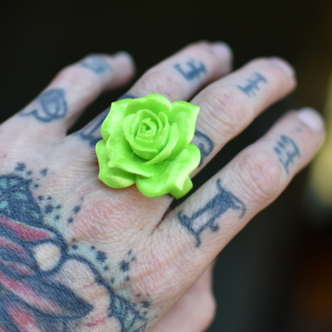 Rose-sormus